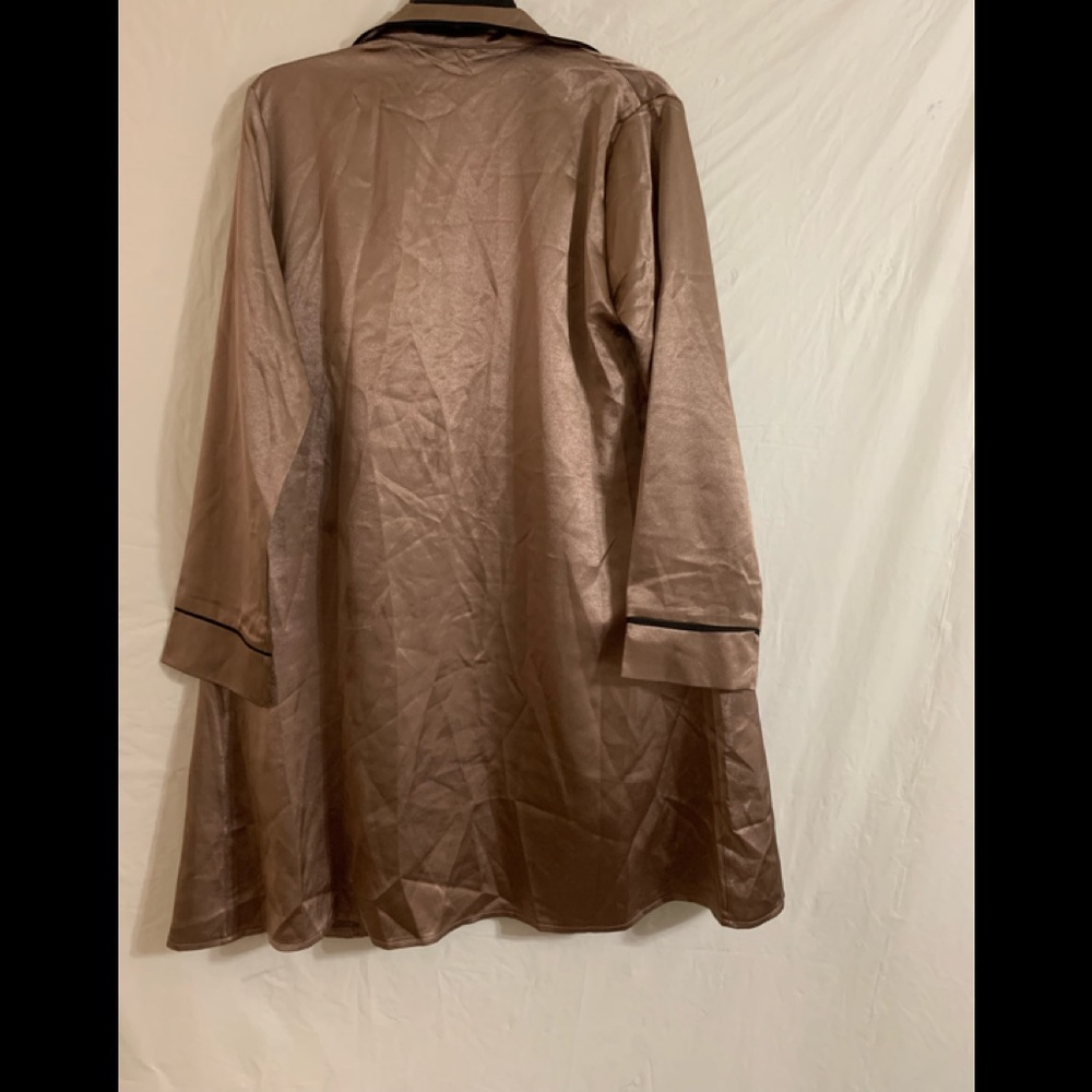 NWT Taupe Hepburn Silky Coat - Picture 7 of 7